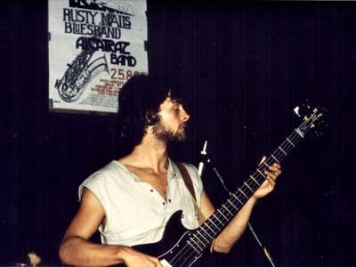 Bassmann Chris Kohl im 80er-Look