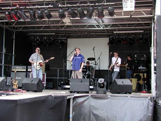 R�tte proudly presents ...